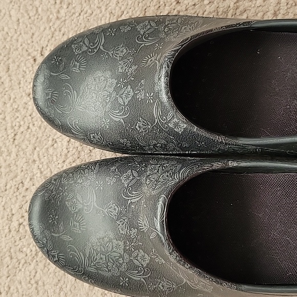 Crocs Women's Slip On Clogs - Picture 10 of 12